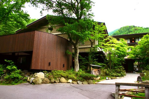 扉ホールディングス株式会社-扉温泉明神館 1枚目