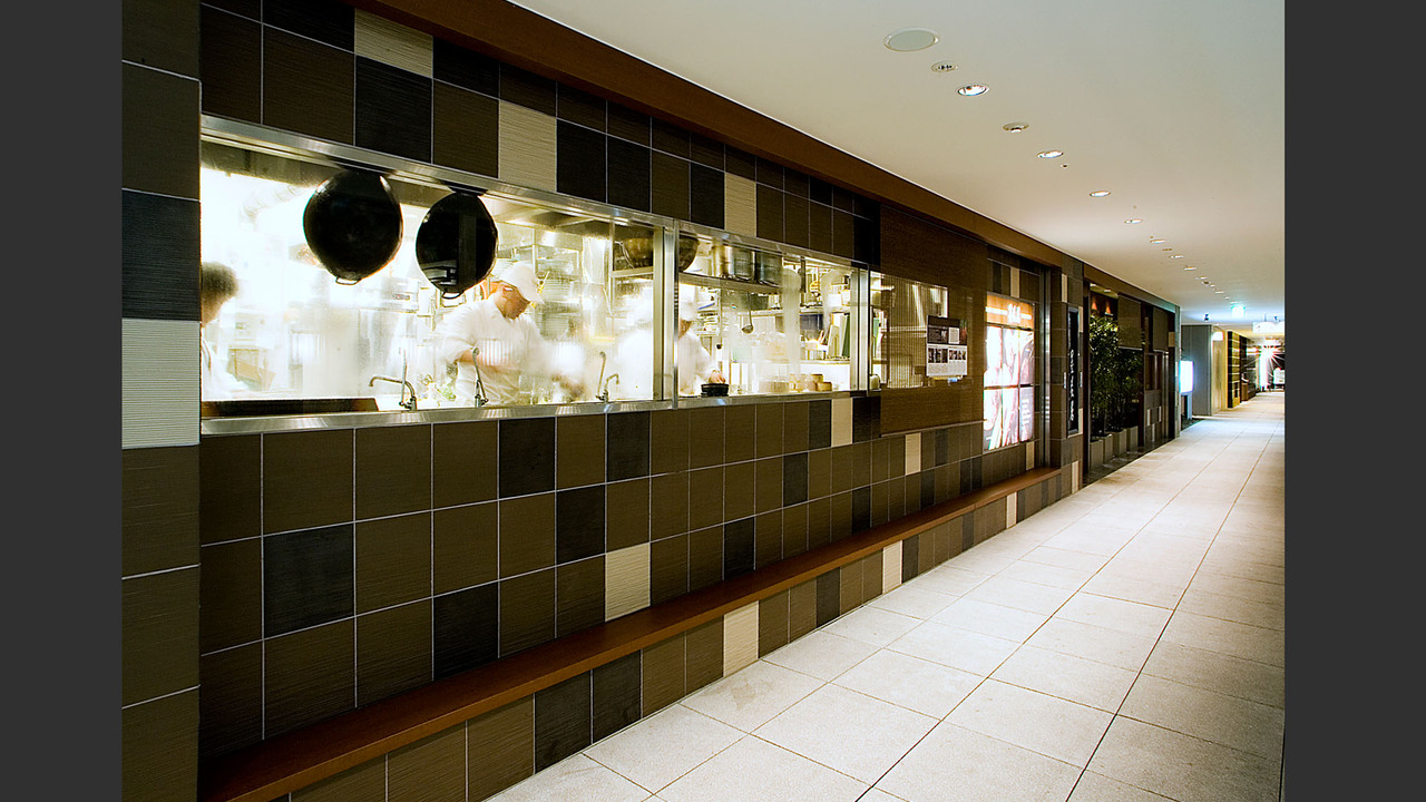 墨花居で働く人の写真1枚目