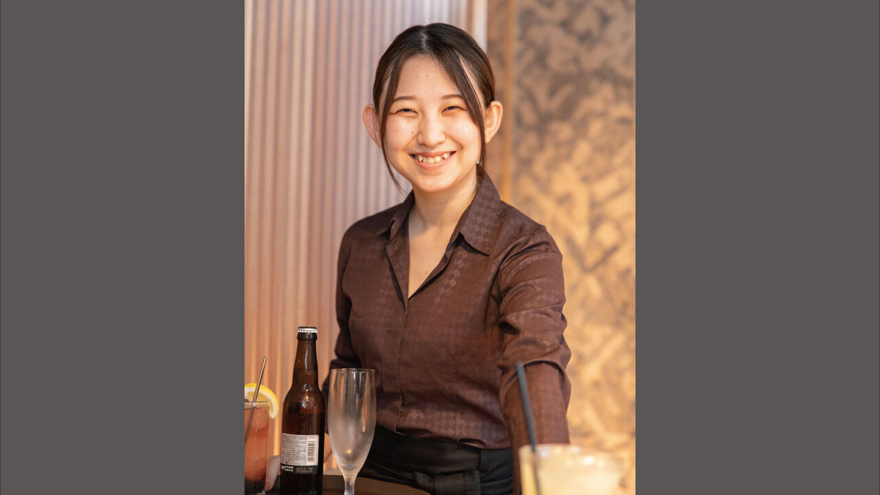 楽蔵で働く人の写真2枚目