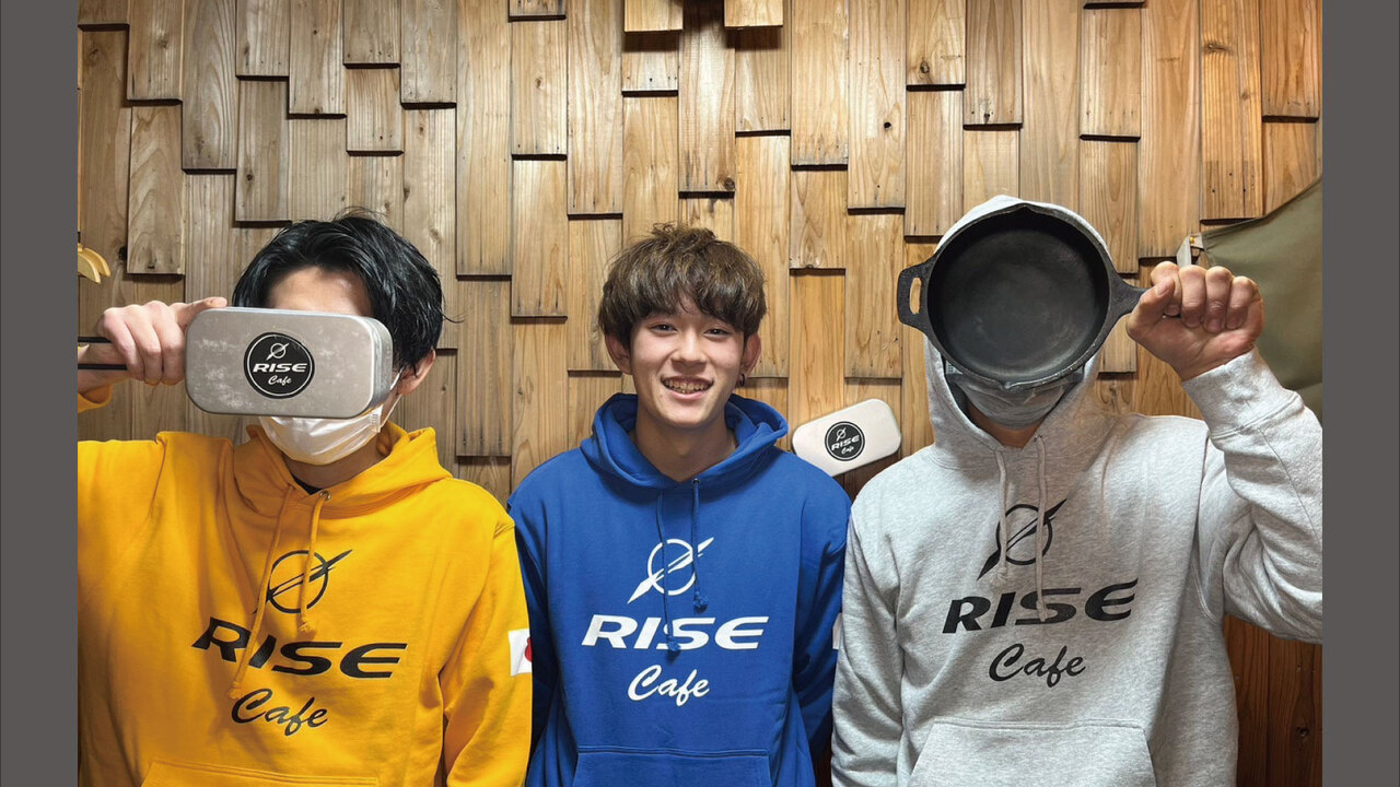 RISEcafeで働く人の写真1枚目