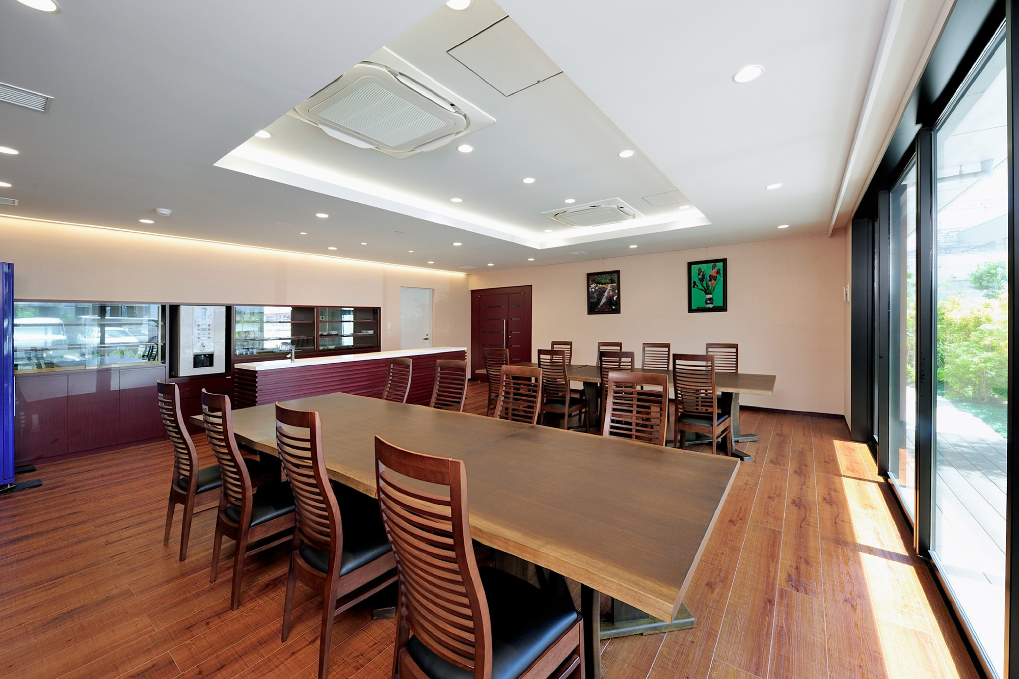 白岩物産株式会社-社員食堂・社員寮 1枚目