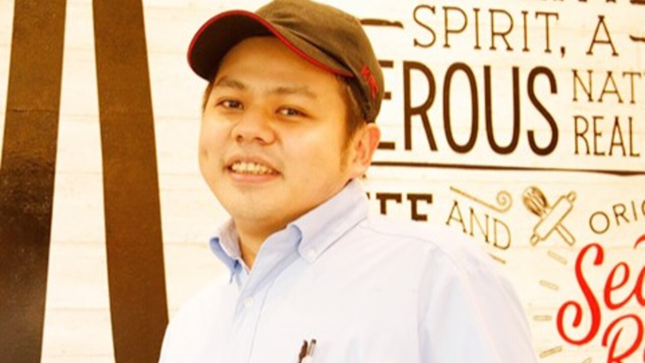 ケンタッキーフライドチキンで働く人の写真3枚目