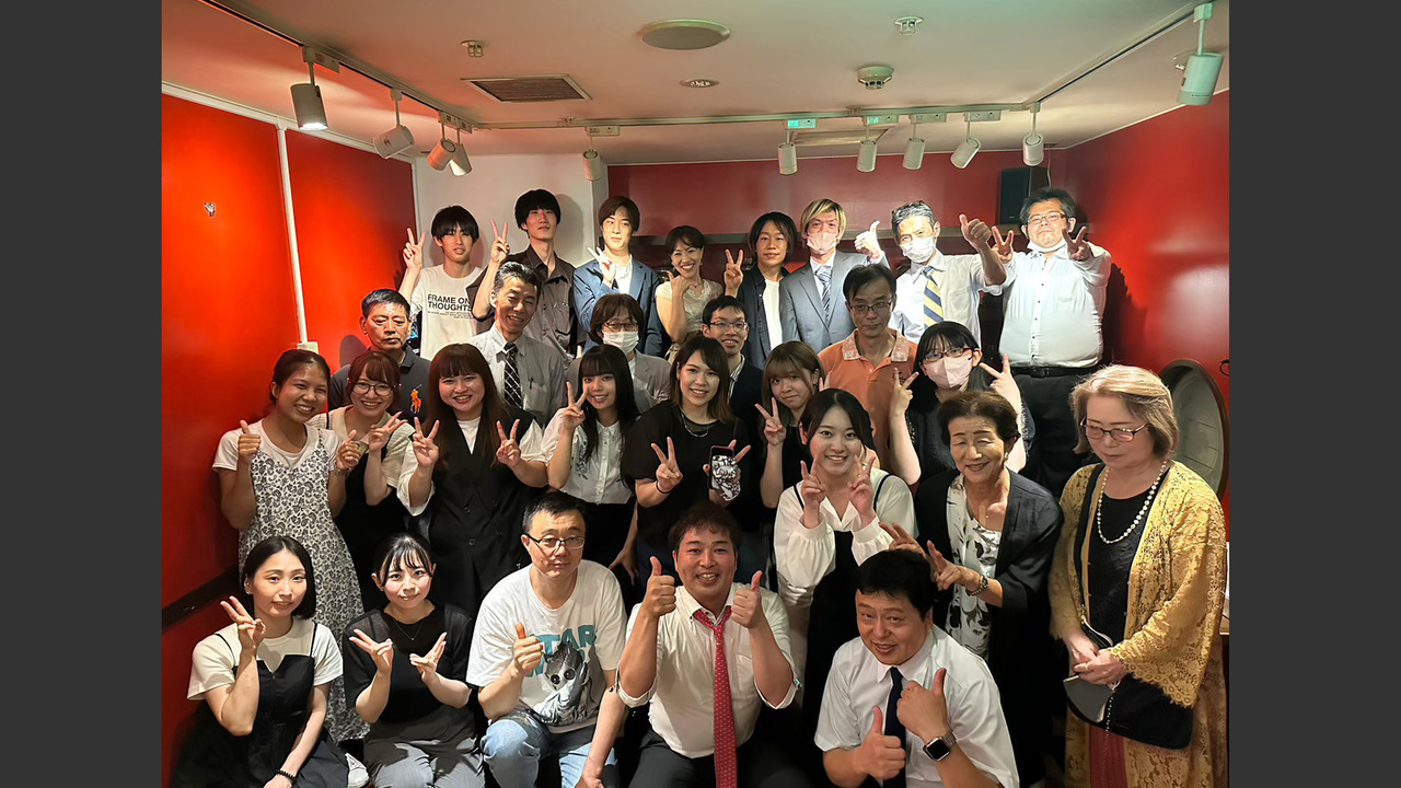 想吃担担面で働く人の写真1枚目