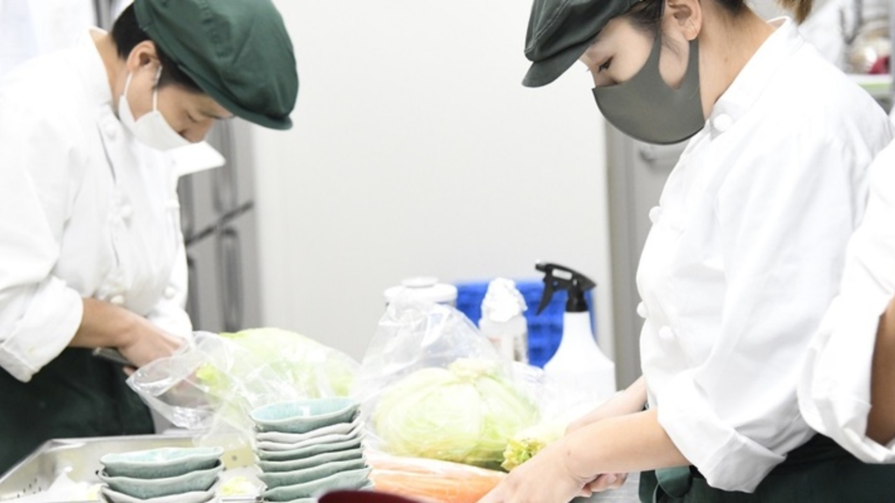 葉山うみのホテルサービスレジデンスで働く人の写真1枚目