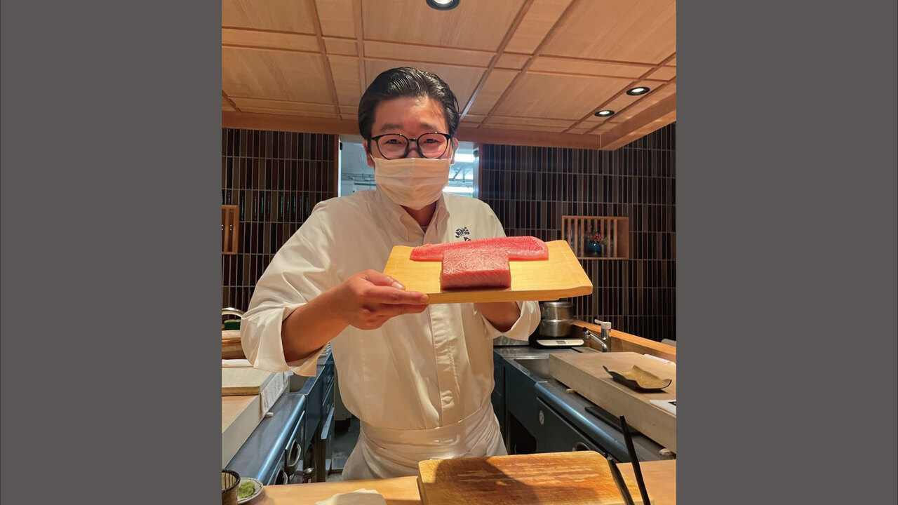 鮨 たくまで働く人の写真3枚目