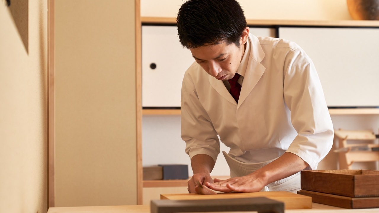 寿し 京町堀 佐藤で働く人の写真1枚目