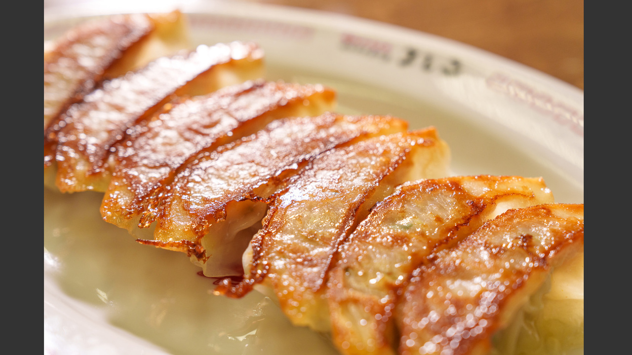 大阪餃子専門店 よしこの事業内容の写真1枚目