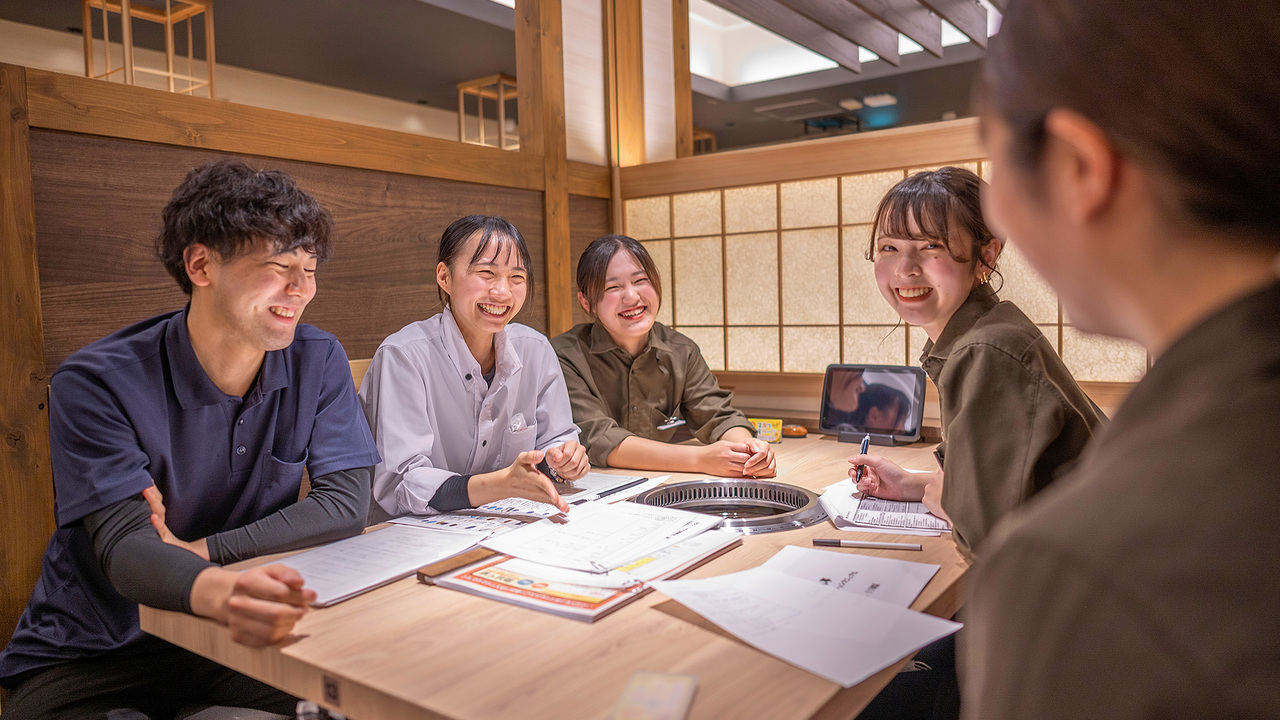 焼肉ひびきで働く人の写真1枚目