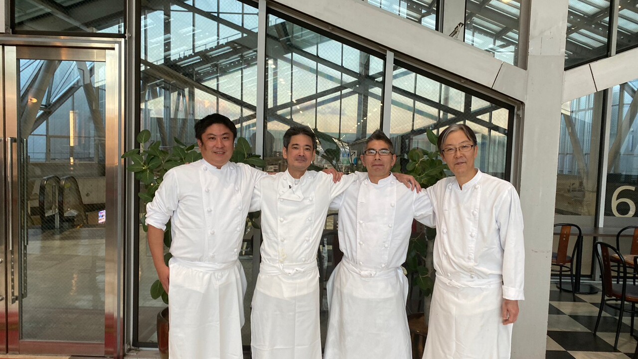 コルドンブルーで働く人の写真1枚目