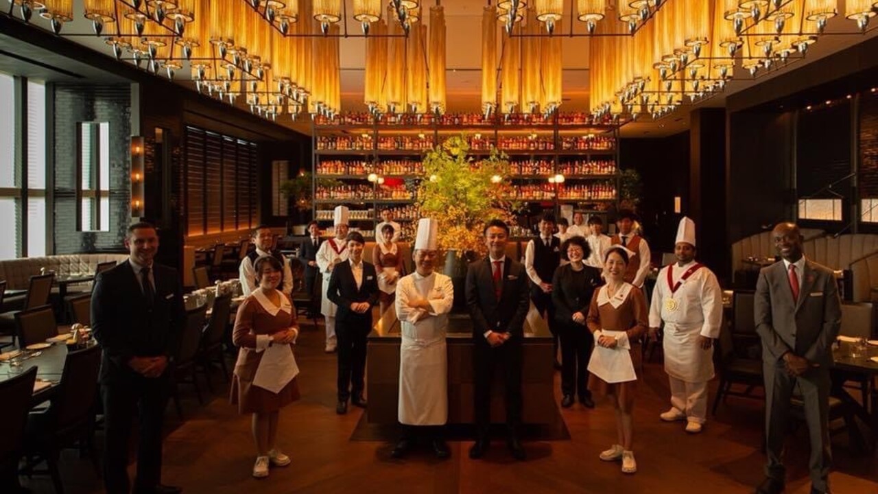 ロウリーズ・ザ・プライムリブで働く人の写真1枚目