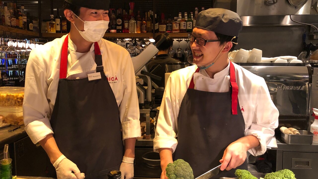 オービカ モッツァレラバーで働く人の写真3枚目