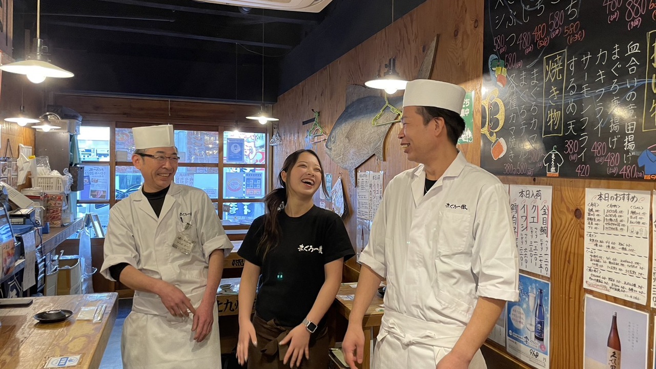 立ち寿司 まぐろ一徹で働く人の写真1枚目