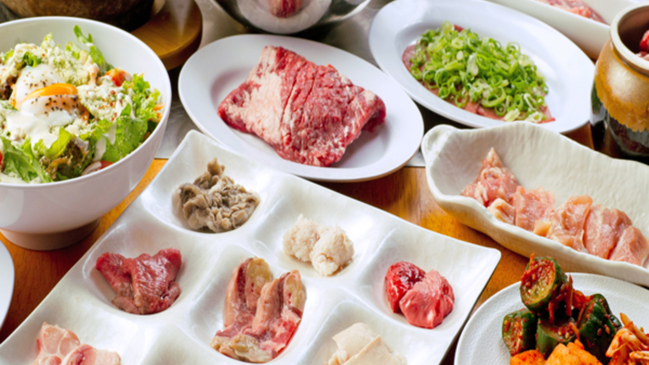 テーブルオーダーバイキング 焼肉 王道familiarの事業内容の写真1枚目