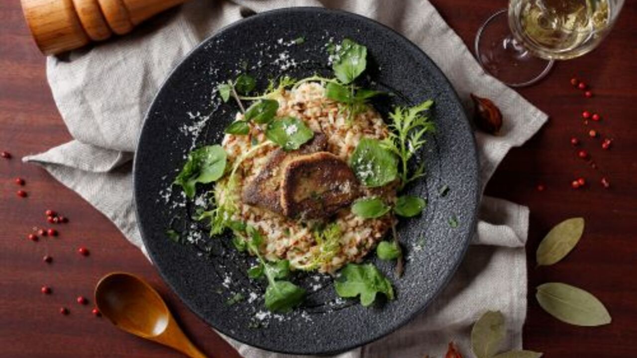 The Living Room with SKY BARの事業内容の写真1枚目