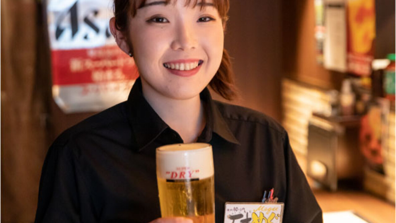 川崎ホルモン劇場で働く人の写真1枚目