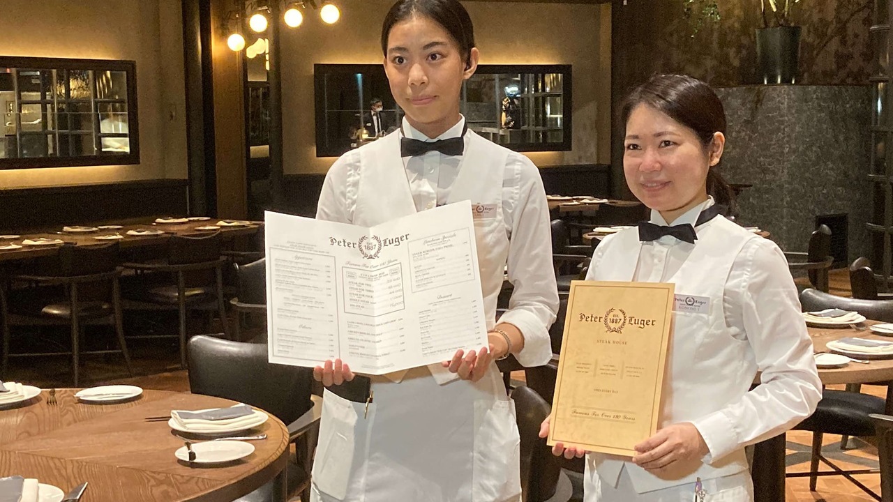 Peter Luger Steak Houseで働く人の写真1枚目