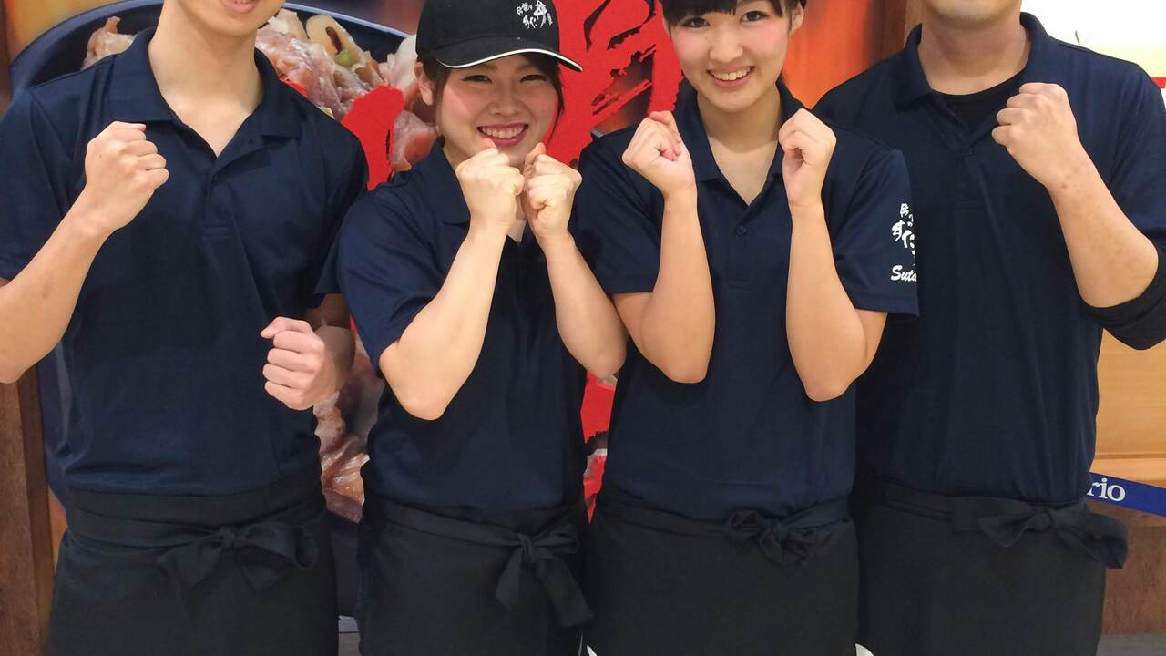 ひのでや食堂で働く人の写真1枚目