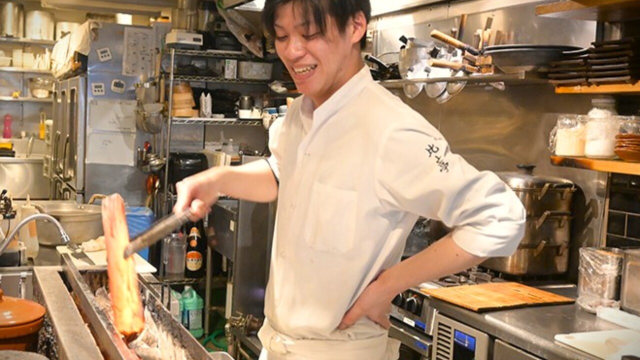 比内地鶏専門 比内亭で働く人の写真1枚目