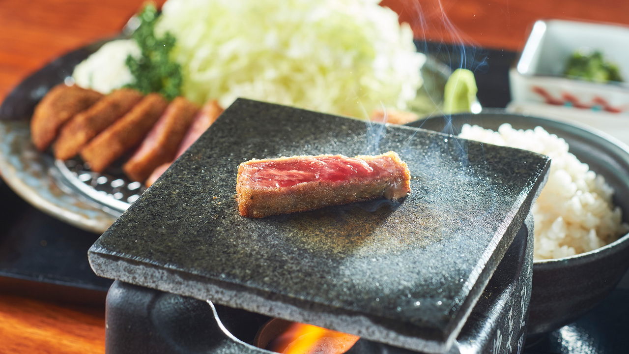 牛かつもと村で働く人の写真4枚目