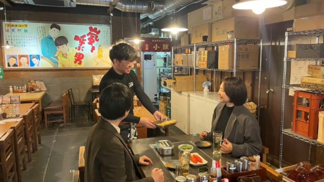 新世界 串カツ 名店 小鉄で働く人の写真3枚目