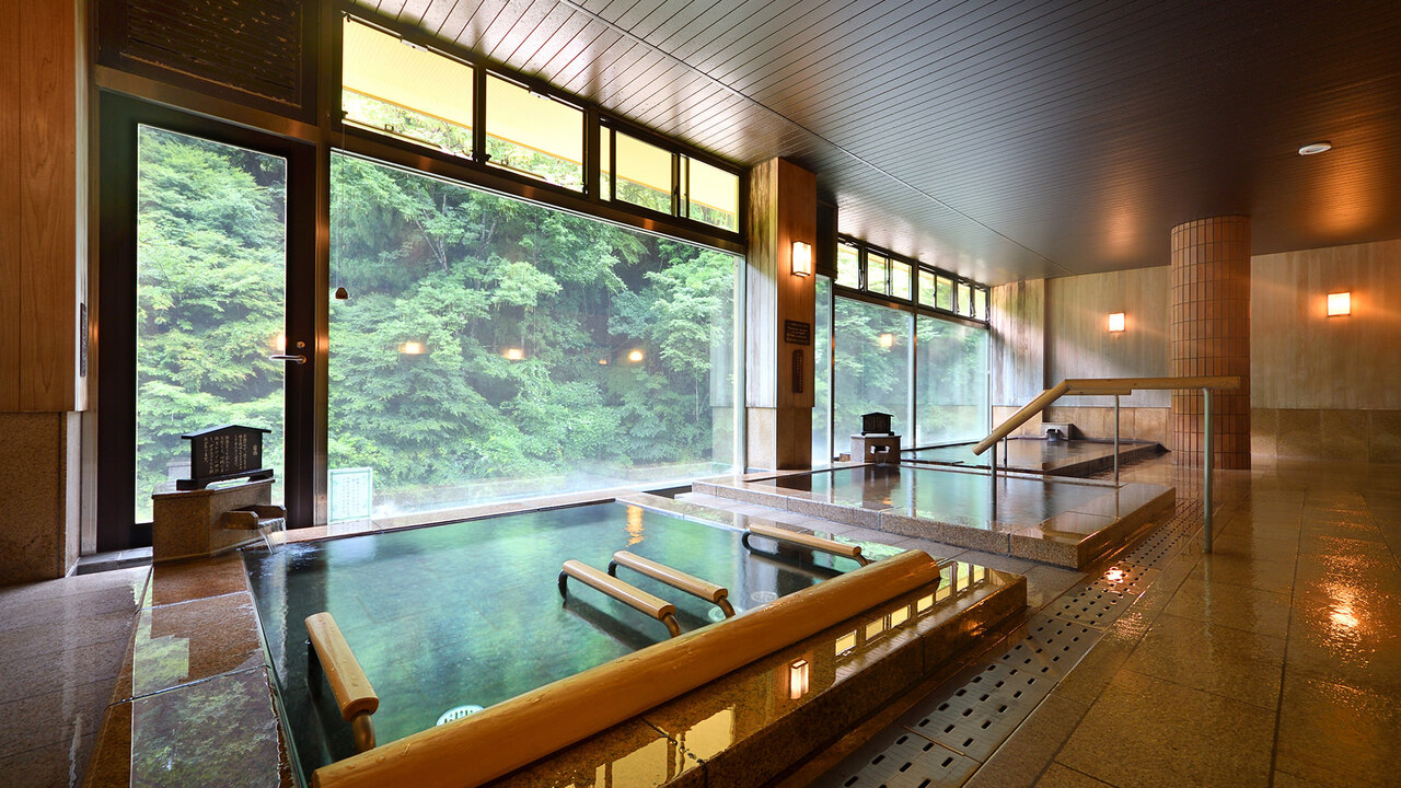 かやぶきの郷 薬師温泉 旅籠の事業内容の写真2枚目