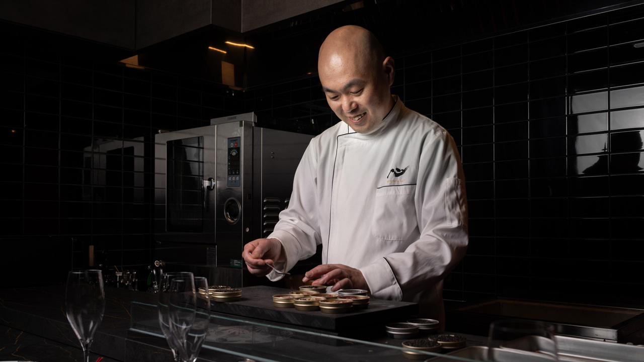 好信楽　西中洲で働く人の写真2枚目