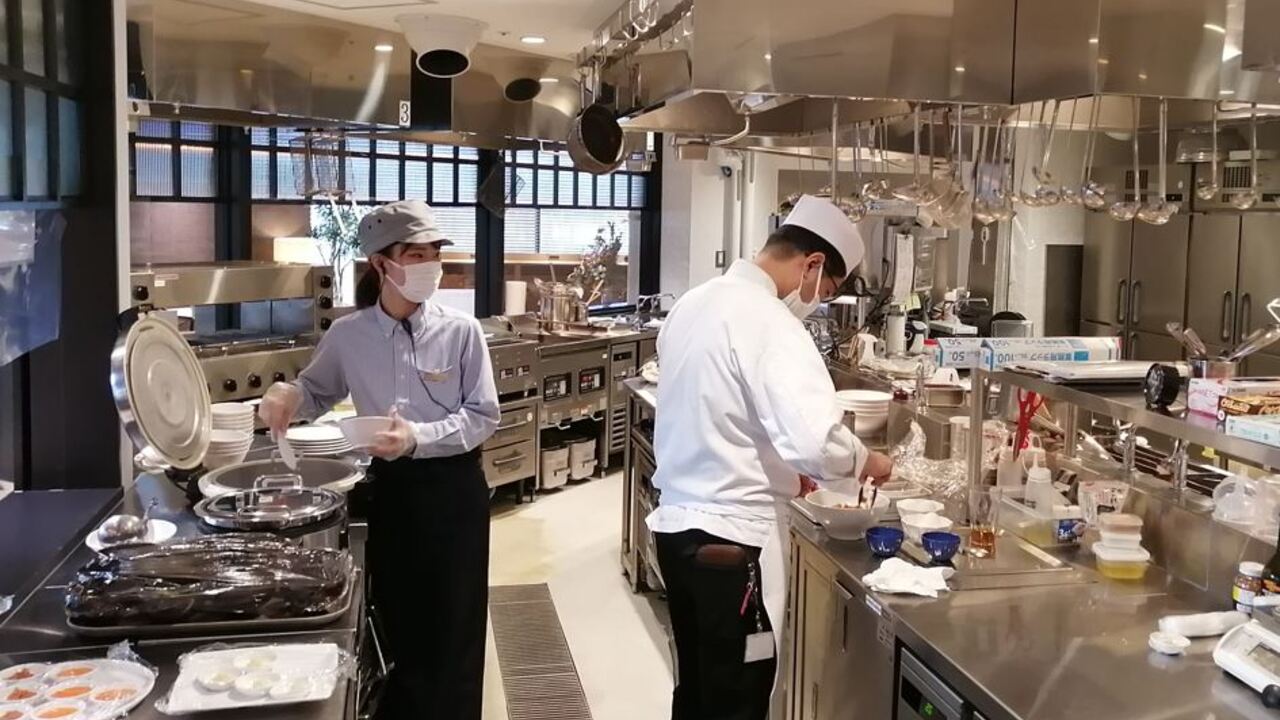 Lucy’s CAFE & DININGで働く人の写真1枚目