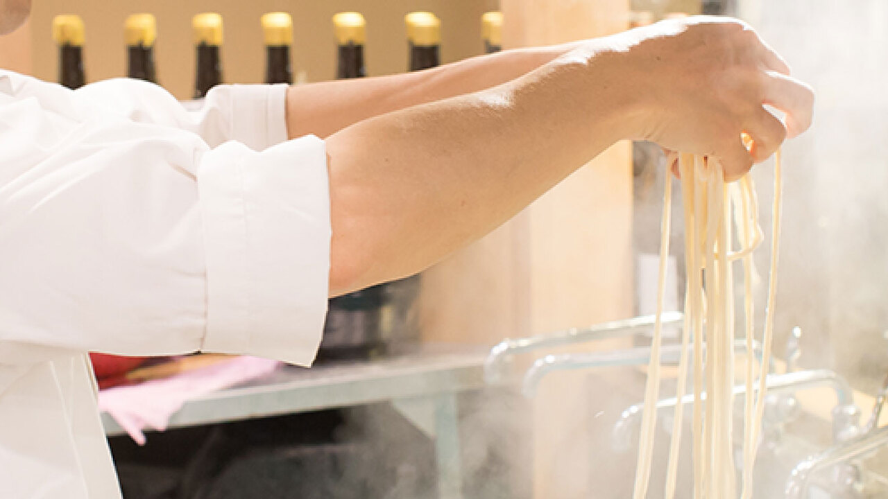 讃岐うどん般若林で働く人の写真2枚目