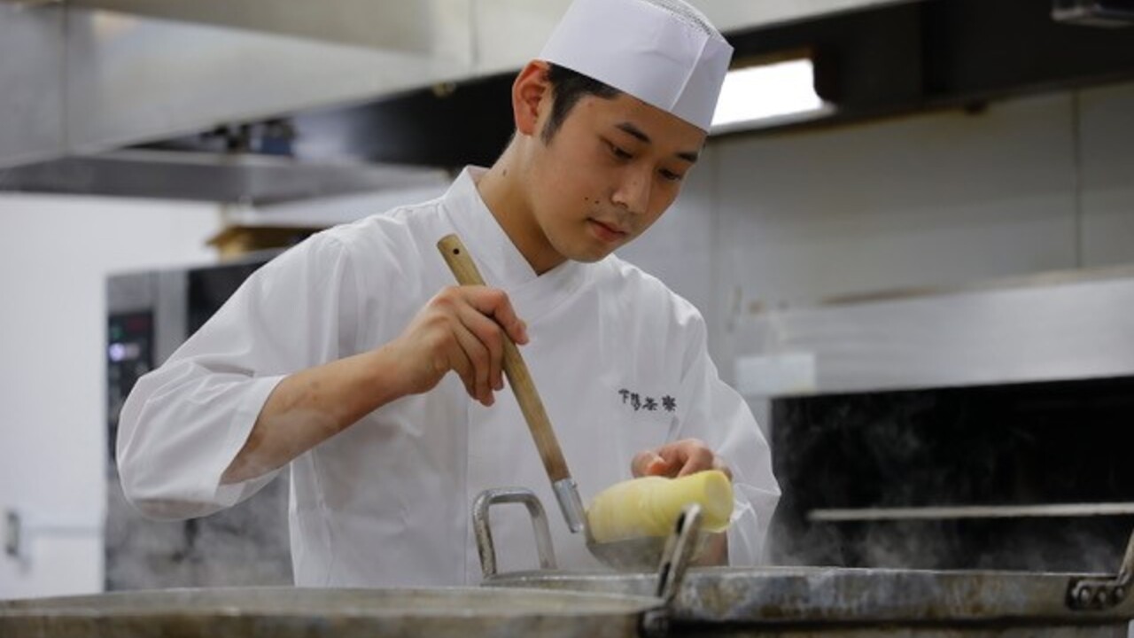 下鴨茶寮で働く人の写真2枚目