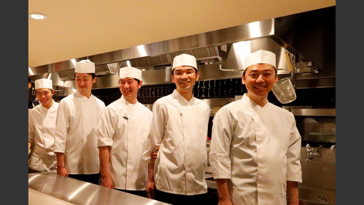 銀座しまだで働く人の写真1枚目