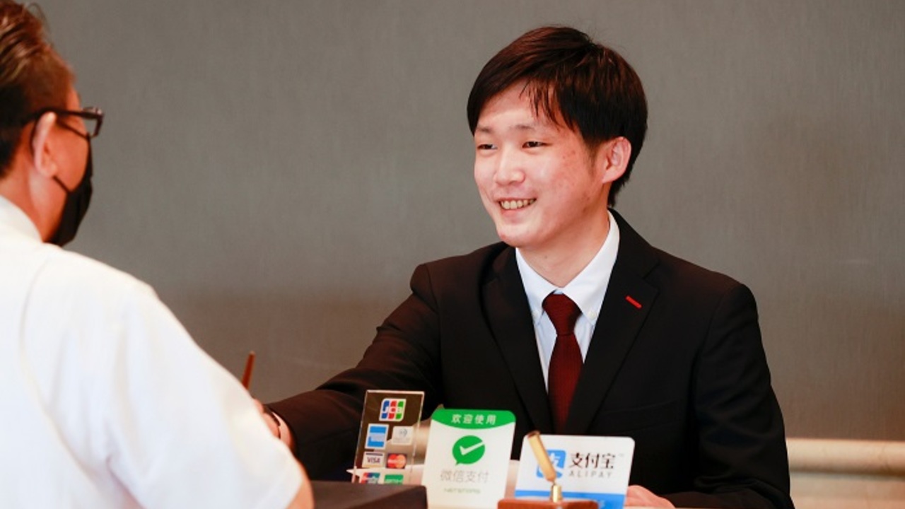 ベイサイドホテルアジュール竹芝で働く人の写真3枚目