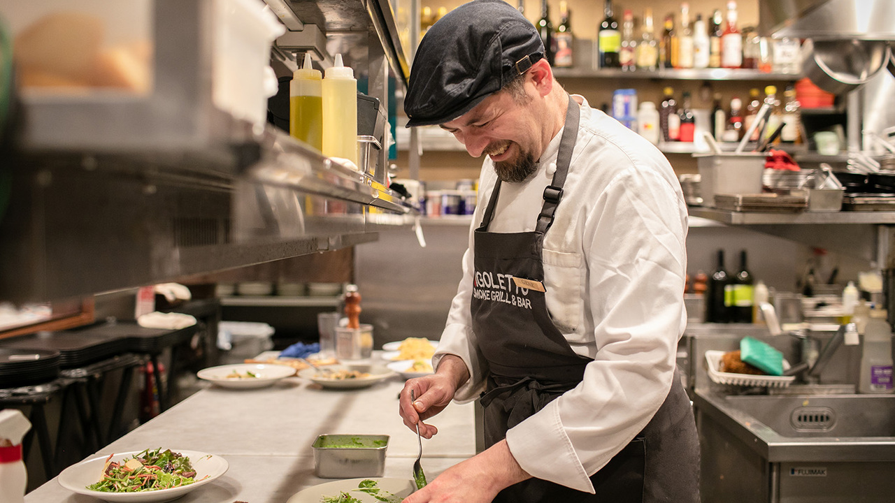 RIGOLETTO SMOKE GRILL AND BAR 祇園で働く人の写真1枚目