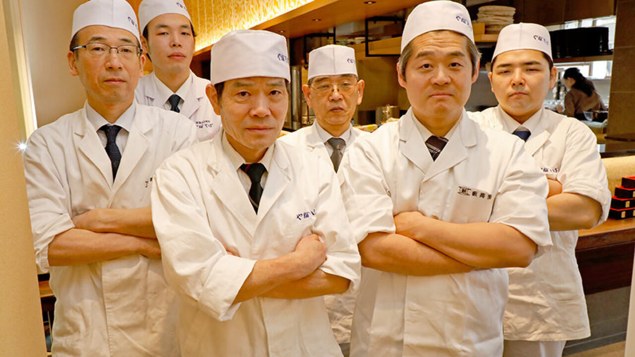 やぶそばで働く人の写真2枚目