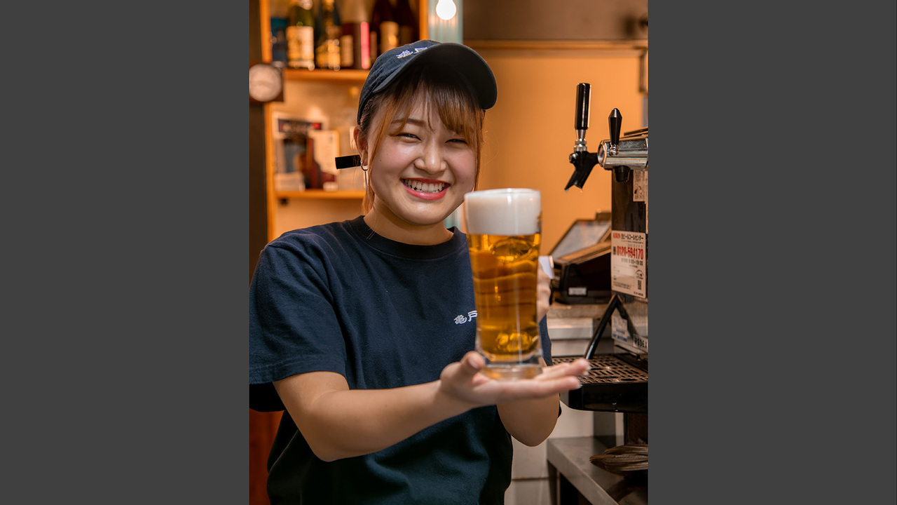 亀戸ホルモンで働く人の写真2枚目