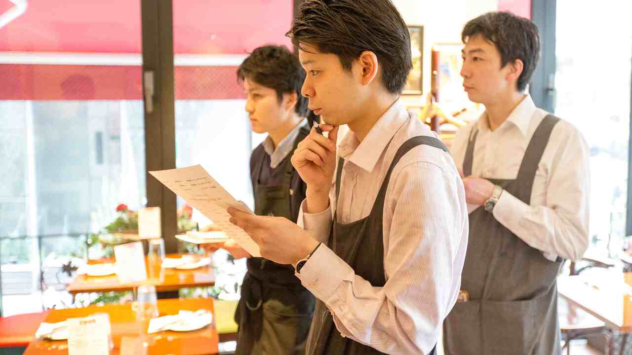 銀座オザミ デ ヴァン本店で働く人の写真1枚目