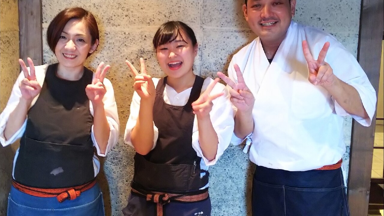 鶏串煮込みしみるで働く人の写真3枚目