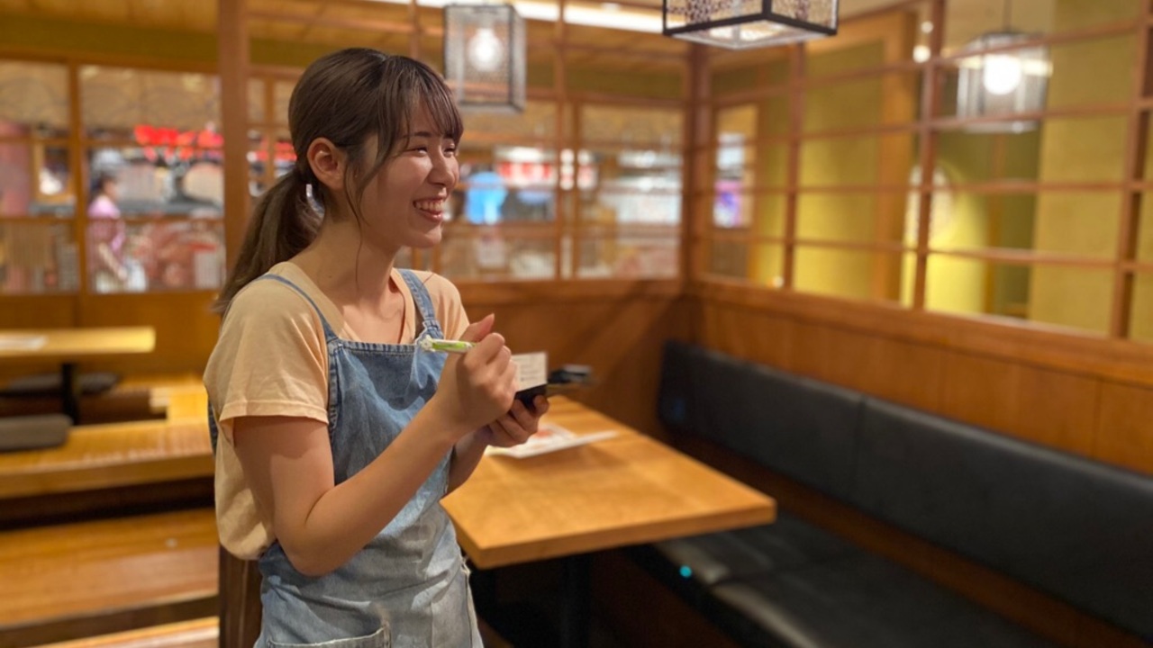 うみの食堂で働く人の写真4枚目