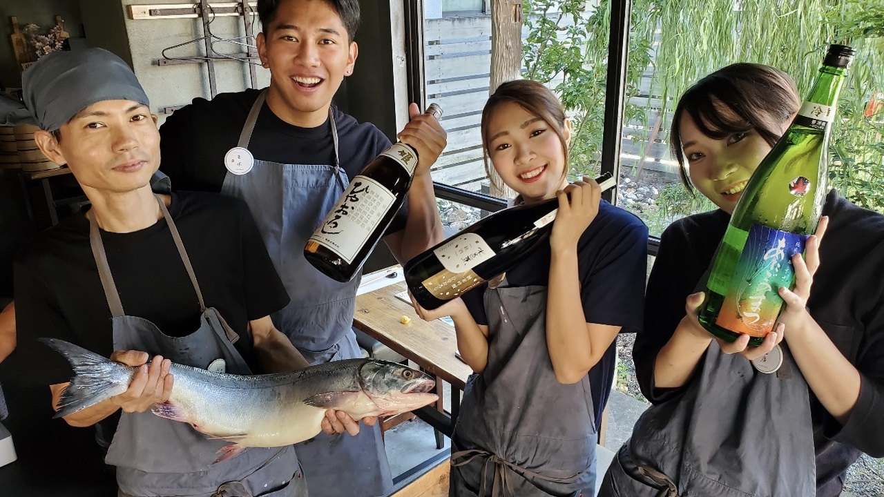 猿々楽々で働く人の写真3枚目