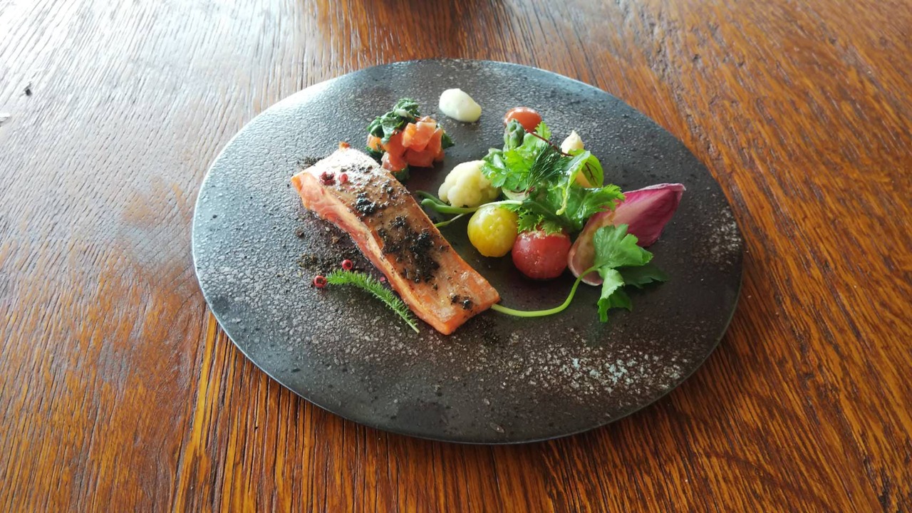 焚火ダイニング・カフェ『ハルランナ』の事業内容の写真1枚目