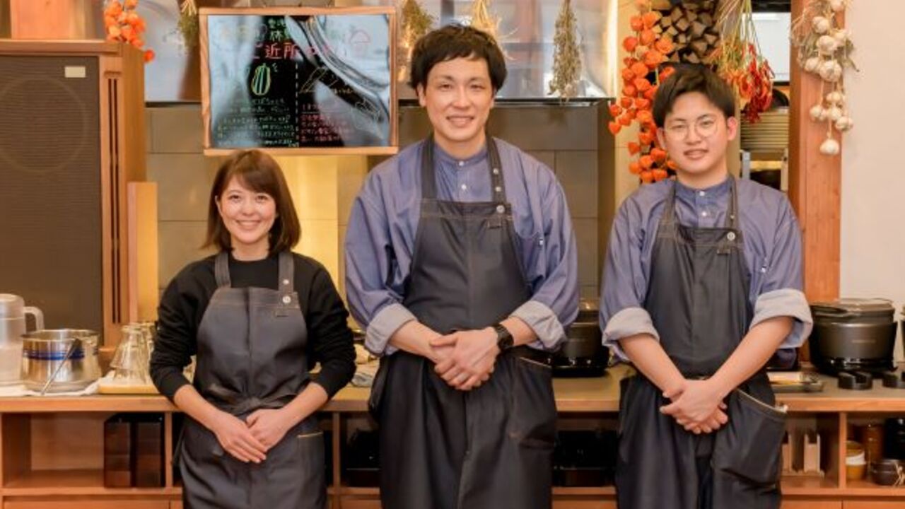 焚火ダイニング・カフェ『ハルランナ』で働く人の写真1枚目