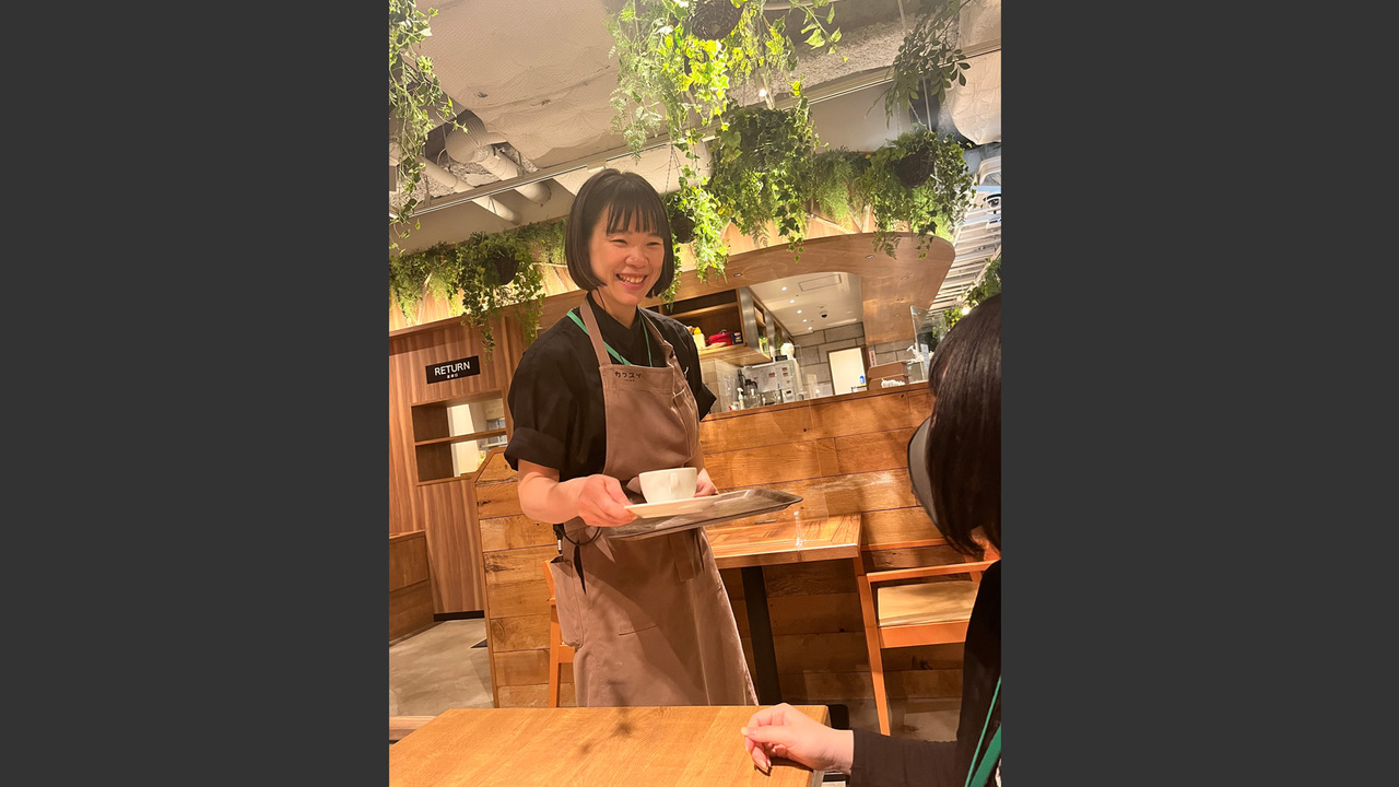 カワスイ オフィシャルショップで働く人の写真4枚目